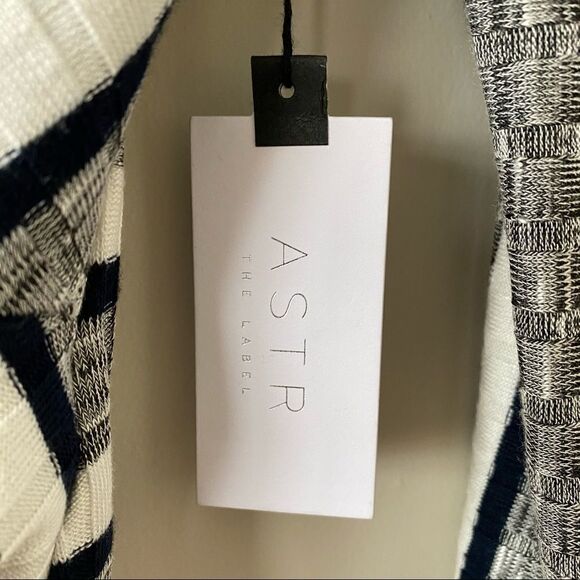 ASTR The Label -Stripe Front Deep Plunge Bodysuit - Picture 7 of 9